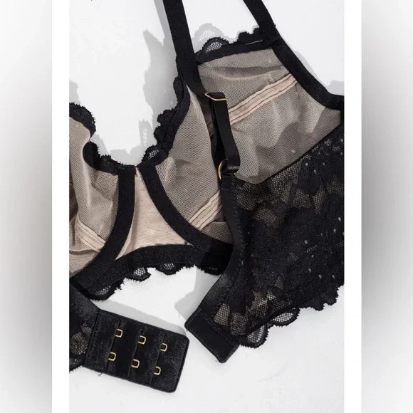 HANRO Solene
Lace Underwire Bra - Picture 3 of 3